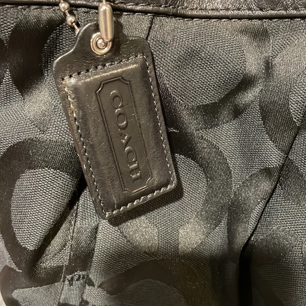 Coach All Black Leather handle Shoulder Bag - Picture 3 of 9